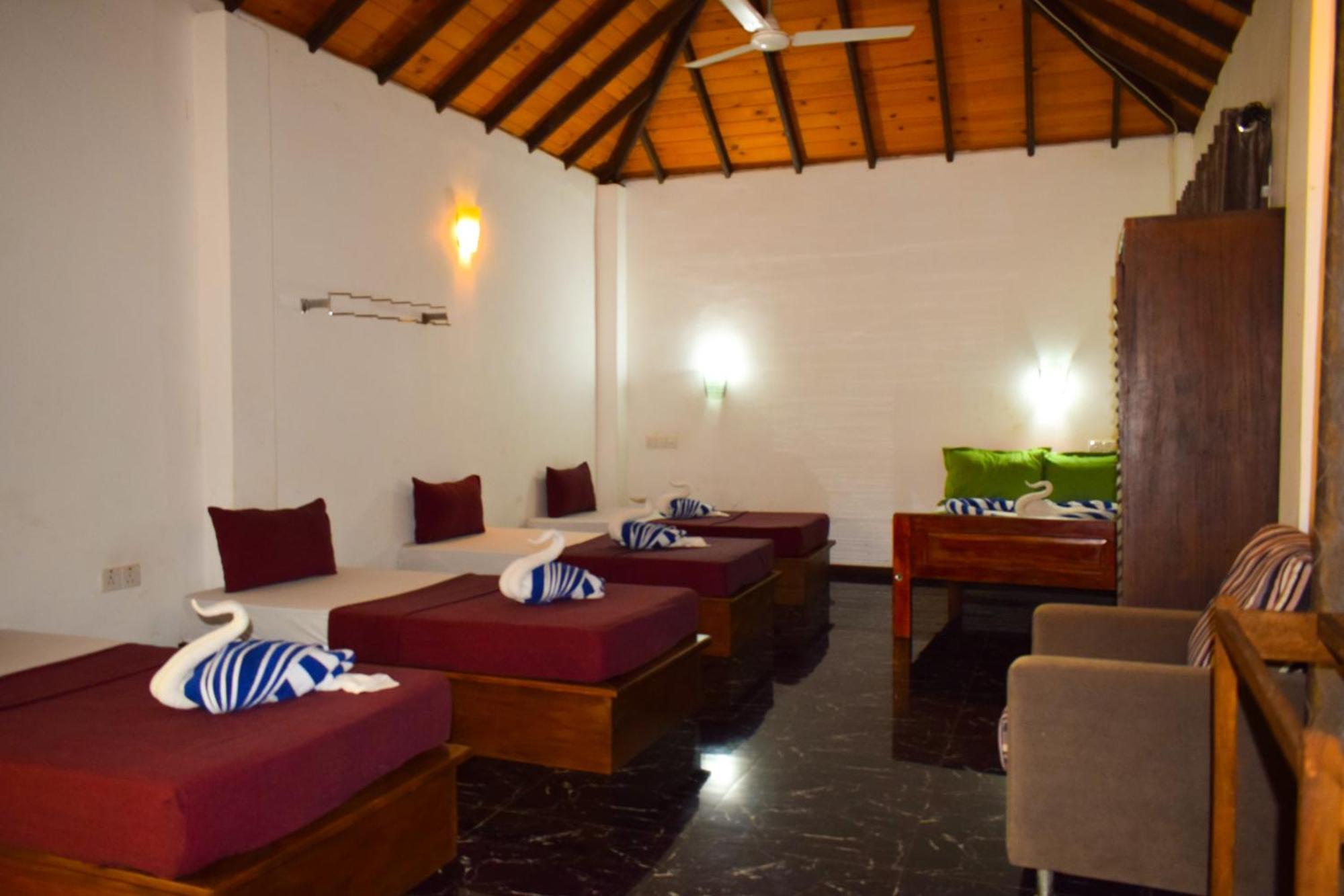 Hotel Green Garden Trincomalee Luaran gambar