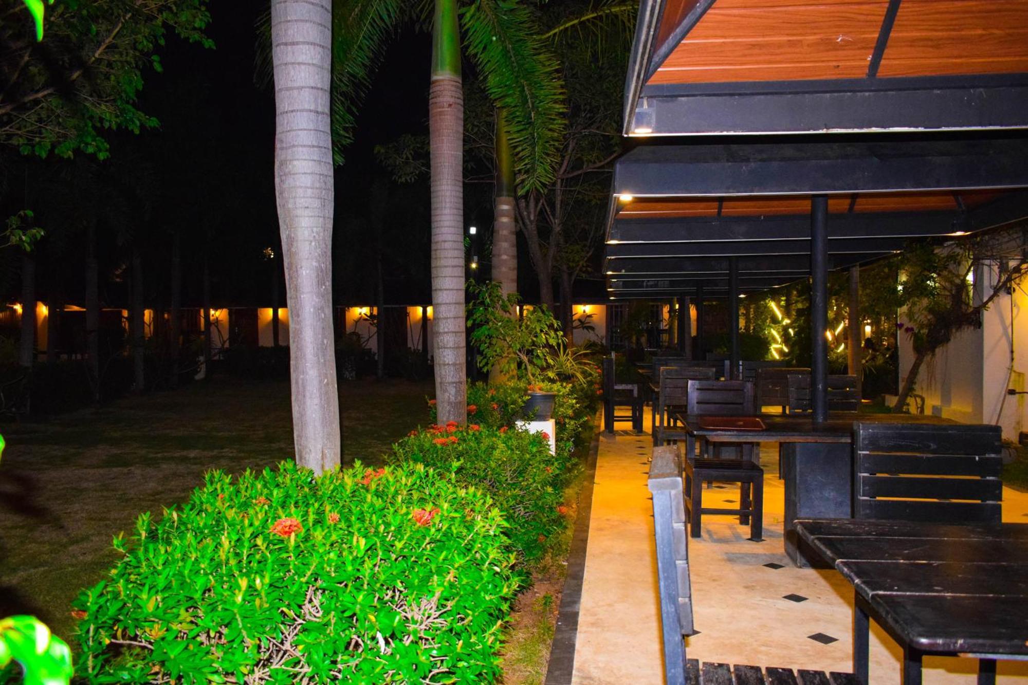 Hotel Green Garden Trincomalee Luaran gambar